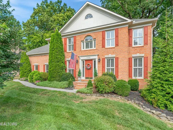 1320 Knightsbridge Dr, Knoxville, TN 37922