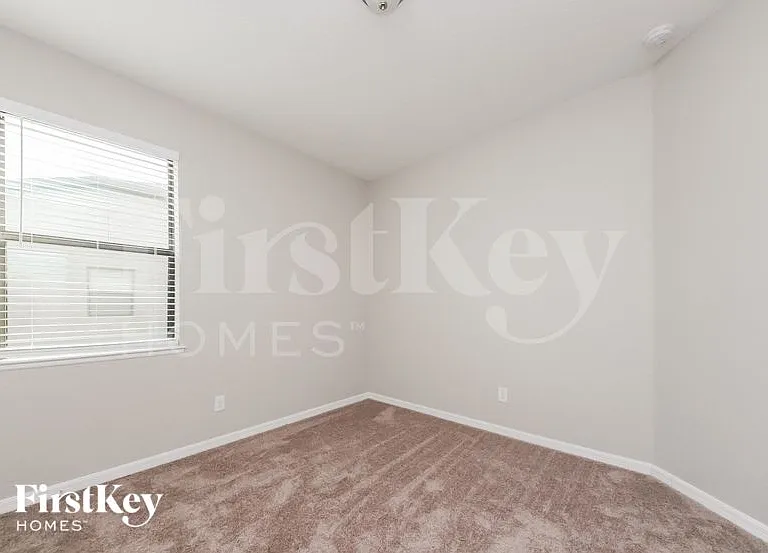 4705 Blackthorn Cir — Photo 9