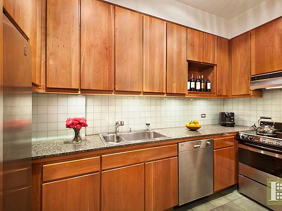 3rd image of 107 E 36th St APT 3