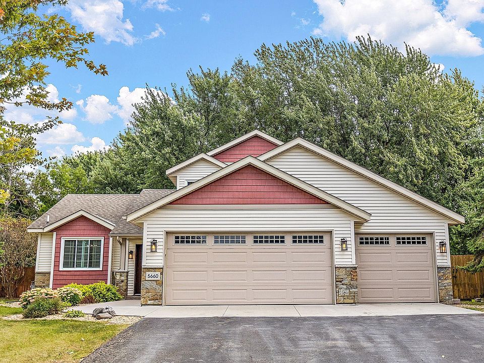 値下げ不可　house on the hill_ Parent Bag_Tile 566 Hillcrest Dr, Paradise, CA 95969 | MLS #SN25108907 | Zillow