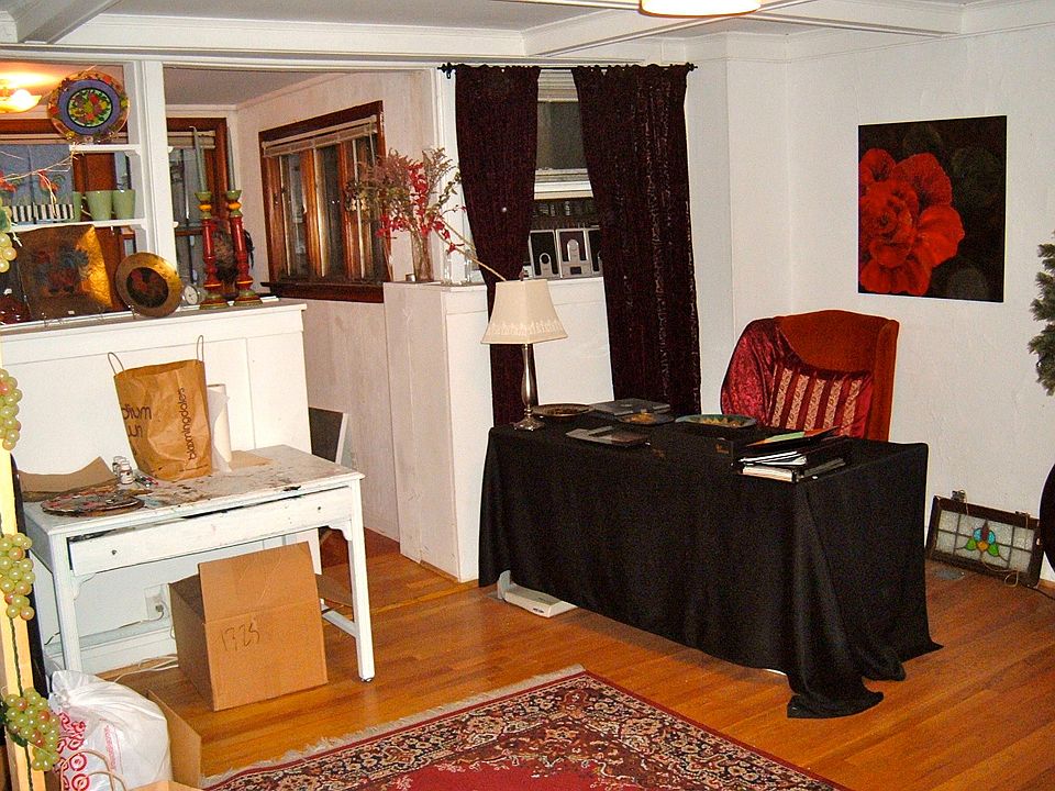 2nd image of 1239 N Dearborn St APT 1R