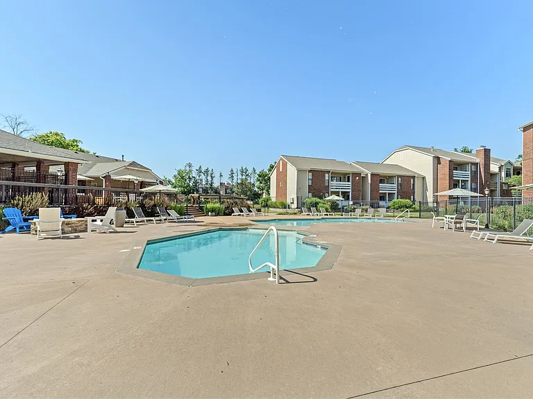 Silverwood Apartments — Photo 44