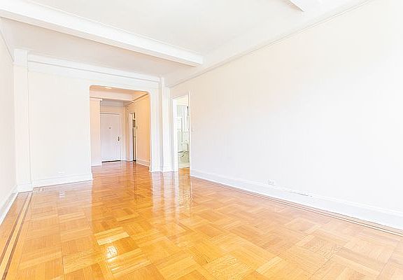 3rd image of 3 E 66th St APT 9C