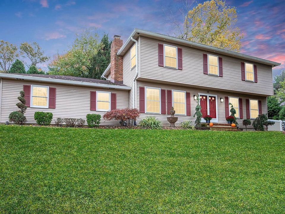 1st image of 14 Running Brook Dr