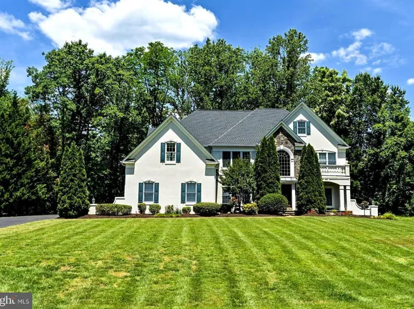 6400 Burke Woods Dr, Burke, VA 22015