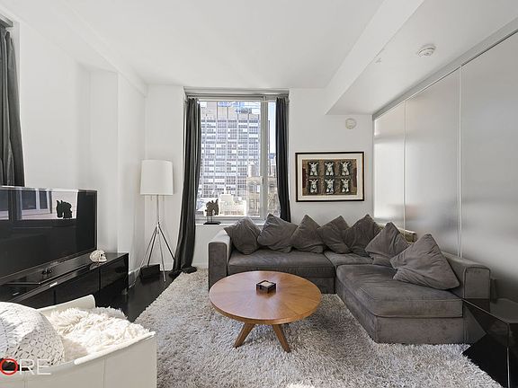 2nd image of 85 W Broadway APT 10E