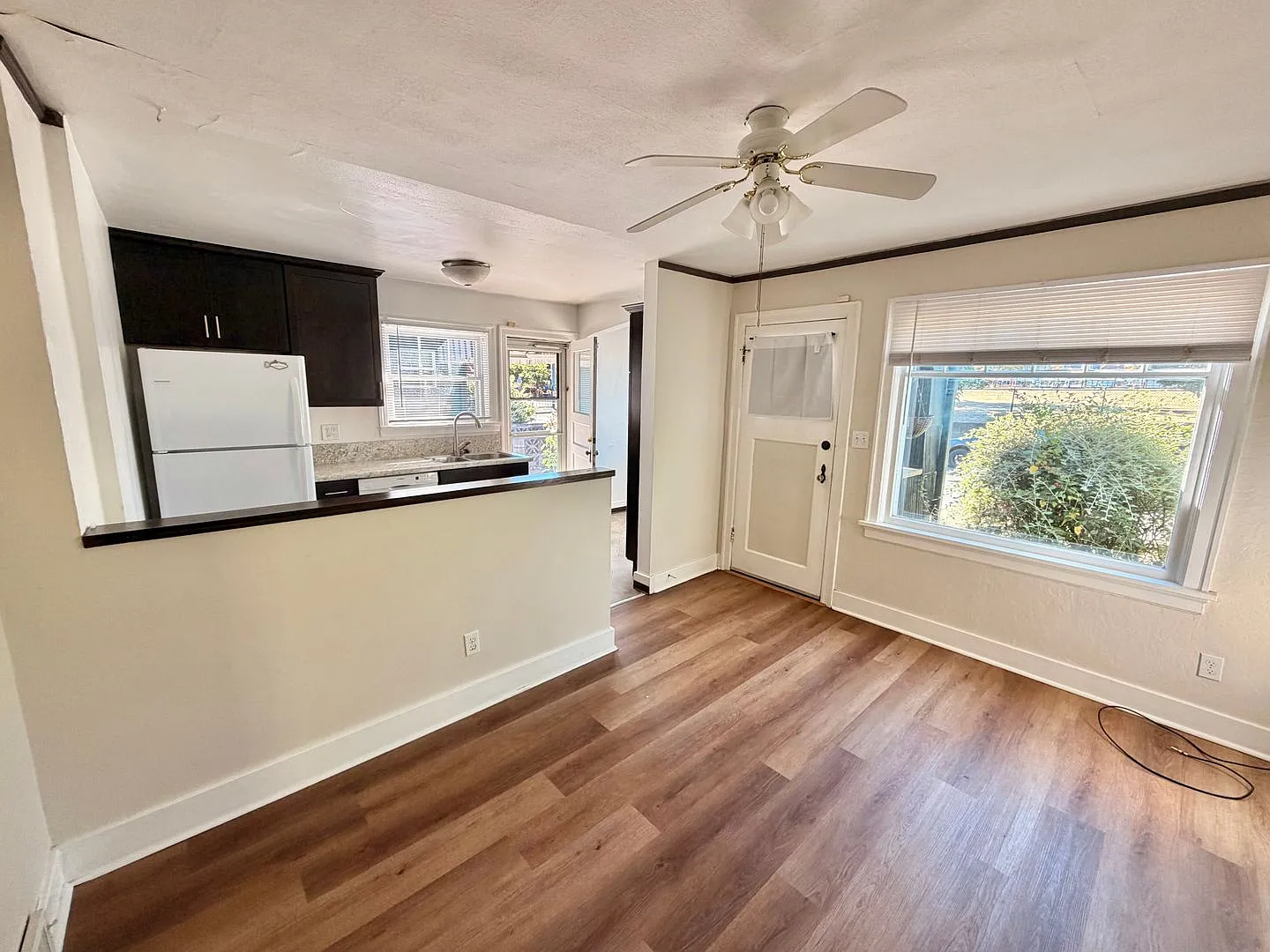 1 Bed/1Bath Bungalow in Kenton Neighborhood off N Interstate — Photo 3