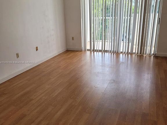 5th image of 1200 NE Miami Gardens Dr APT 415W
