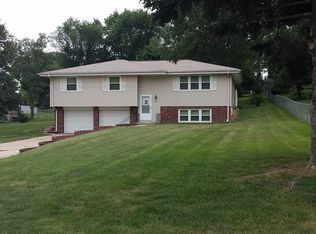 7525 Glenvale Dr, Omaha, NE 68134