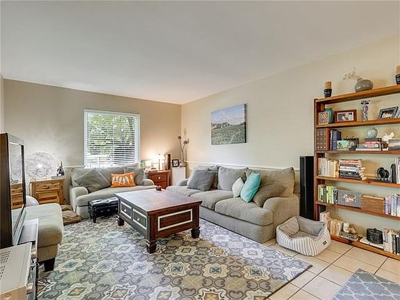 5th image of 5712 Fairlane Dr