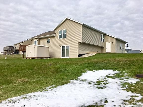 3rd image of 424 Greenview Dr