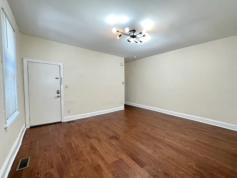2528 Poplar St #1 — Photo 14