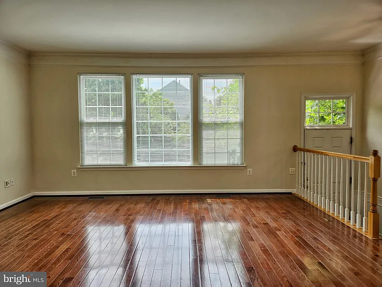 13906 Gothic Dr — Photo 9