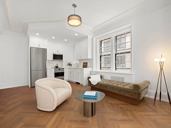 4th image of 2109 Broadway APT 11157