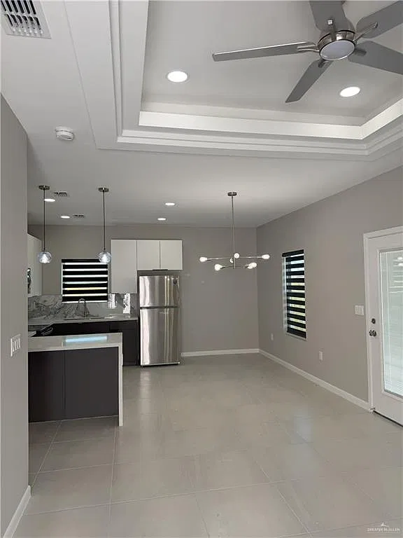 2 bed, 2.0 bath, 1050 sqft, $1,200 — Photo 4