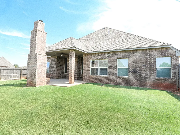 17225 Ridgewood Dr — Photo 34