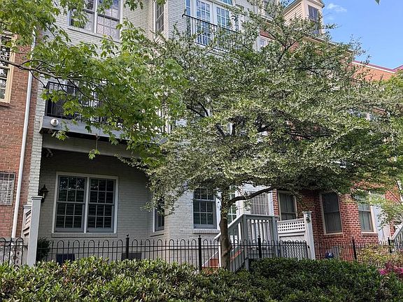 3rd image of 28 Alexander St