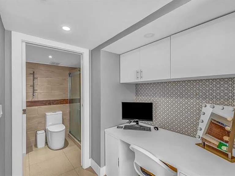 7601 E Treasure Dr #416 — Photo 17