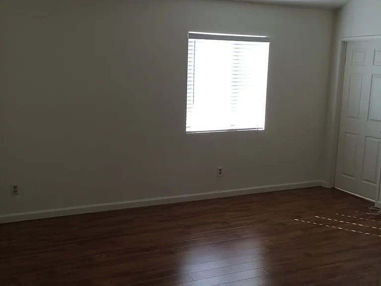 4342 Whitsett Ave #2 — Photo 2