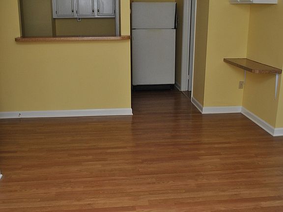 4th image of 613 Camden Ave APT A