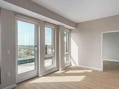 4th image of 18303 Hillside Ave #1