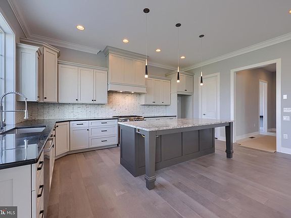 4th image of 2511 Crowfoot Ln Lot 25