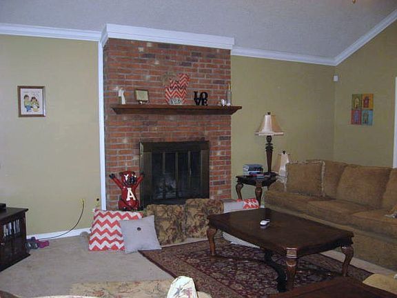3rd image of 808 Putting Green Dr