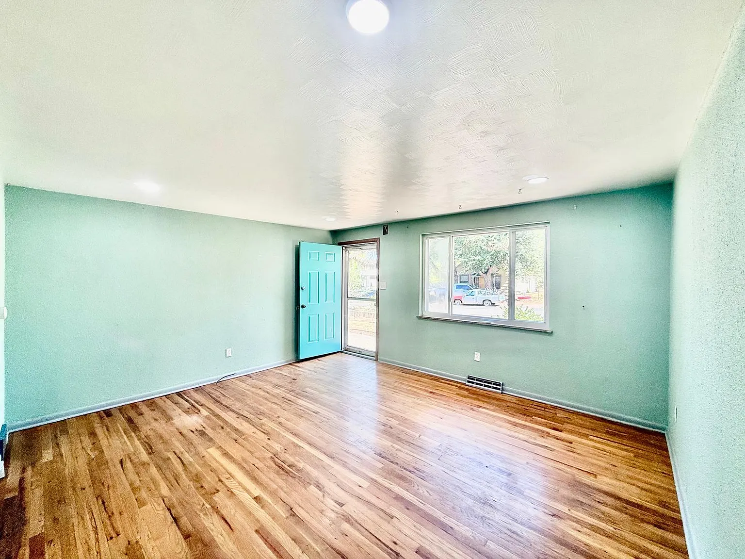 2 bed, $2,000 — Photo 2