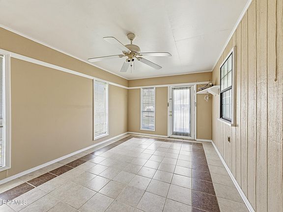3rd image of 817 Cecile Blvd