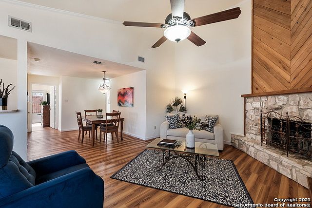 1st image of 609 Oak Park Dr #609