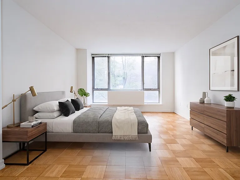 321 W 54th St #211 — Photo 3