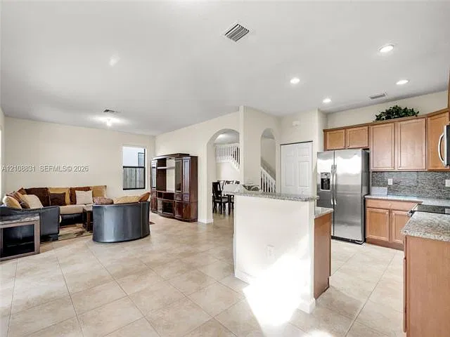 4 bed, 3.5 bath, 2650 sqft, $5,400 — Photo 4