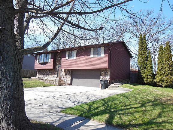 2nd image of 3084 Woodbine St