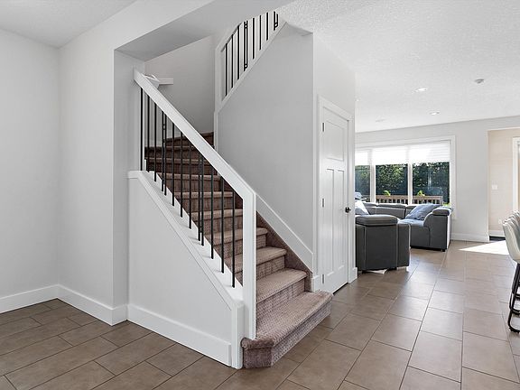 4th image of 5811 Mullen Pl NW