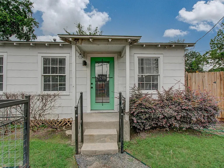 4706 Fisk St — Photo 2