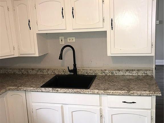 5th image of 1003 Bellaire Ave