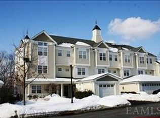 321 Viewpoint Ter, Peekskill, NY 10566