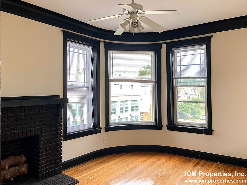 1st image of 3054 N Greenview Ave #30583