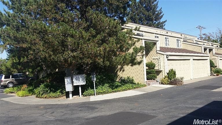 2nd image of 2470 Northrop Ave APT 4