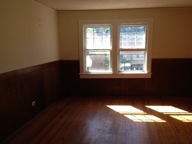 2nd image of 1 2nd Ave APT B