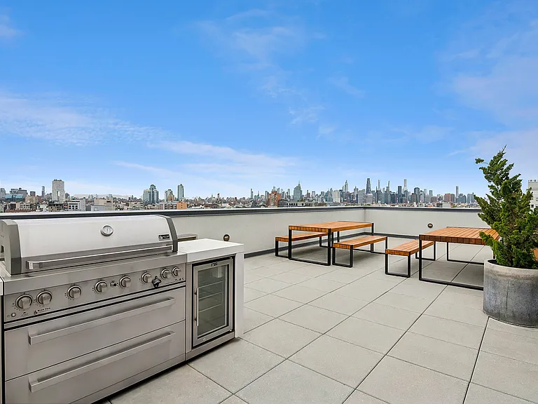 710 Metropolitan Ave #3B — Photo 9