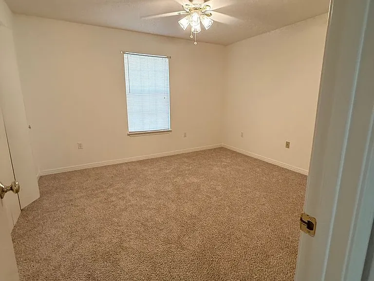 946 Rachel Dr #C — Photo 18