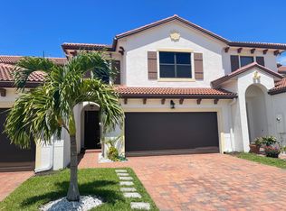 7860 Bristol Cir, Naples, FL 34120