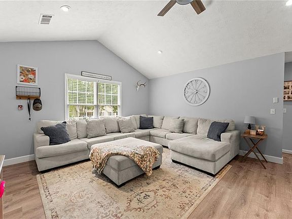 5th image of 92 Cedar Springs Ln