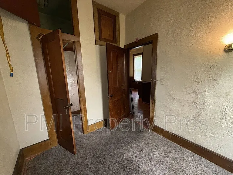 2441 N Dr William Finlayson St — Photo 3