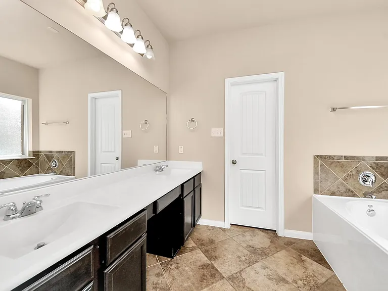 3115 Lake Dr — Photo 19