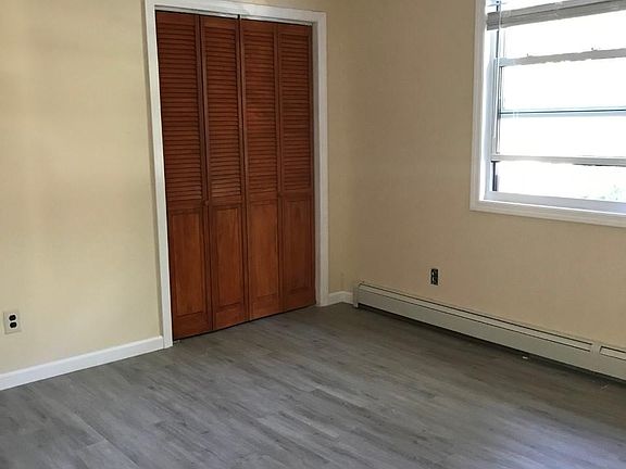 3rd image of 41 Creighton Ave