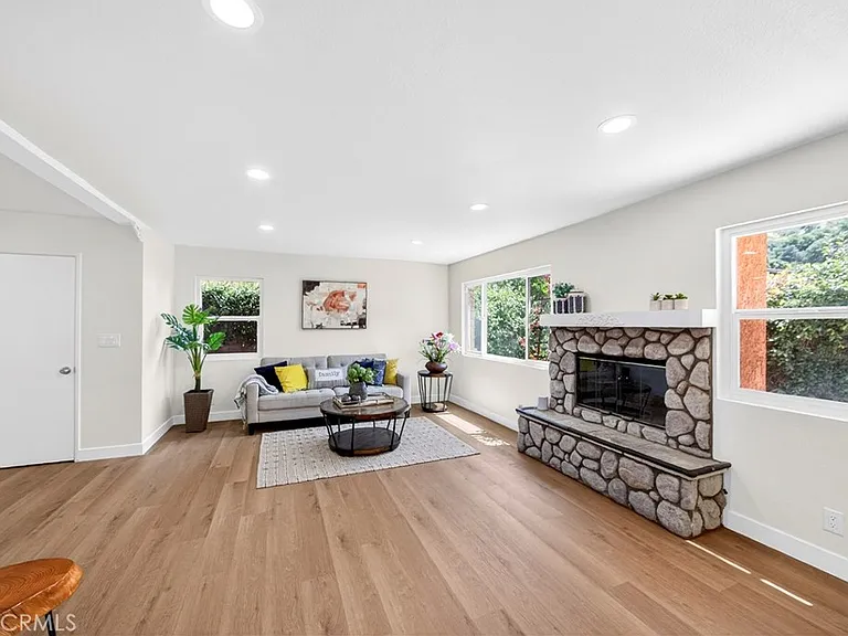 7552 Thousand Oaks Dr — Photo 4