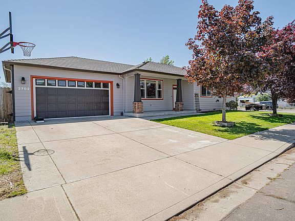 4th image of 2702 Eagle Creek Dr