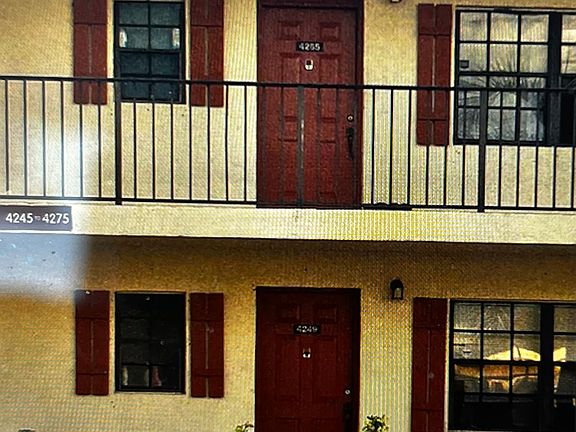 3rd image of 4249 Oak Terrace Dr
